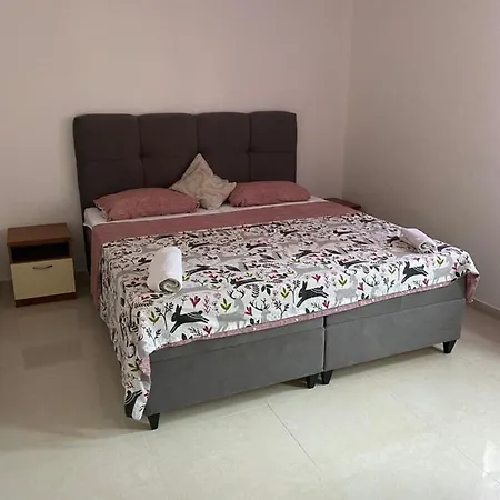 Arjan Apartamento Dugi Rat